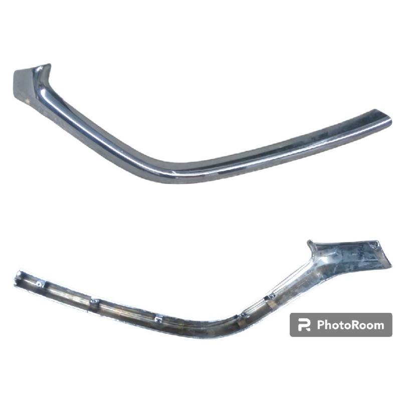 MOLDURA CROMADA DERECHA DE PARRILLA MAZDA 3 2017 - 2018