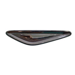 MOLDURA LATERAL SALPICADERA DELANTERA IZQUIERDA FIGO 2015 - 2021