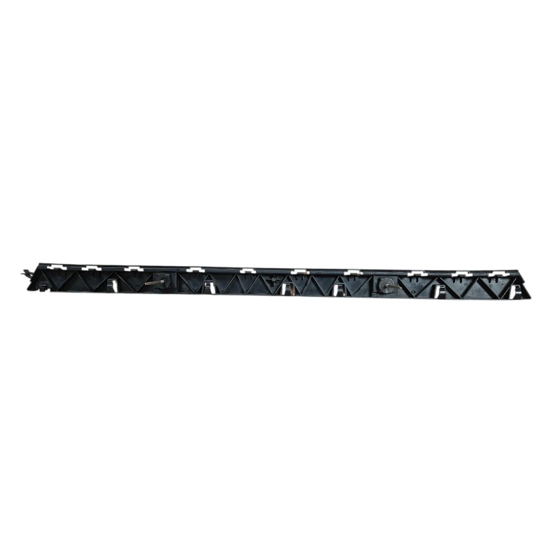 SOPORTE CENTRAL DE FASCIA TRASERA MERCEDES-BENZ CLASE GLA 2015 - 2020